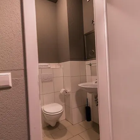 Ben'S Boardinghouse Apartment *